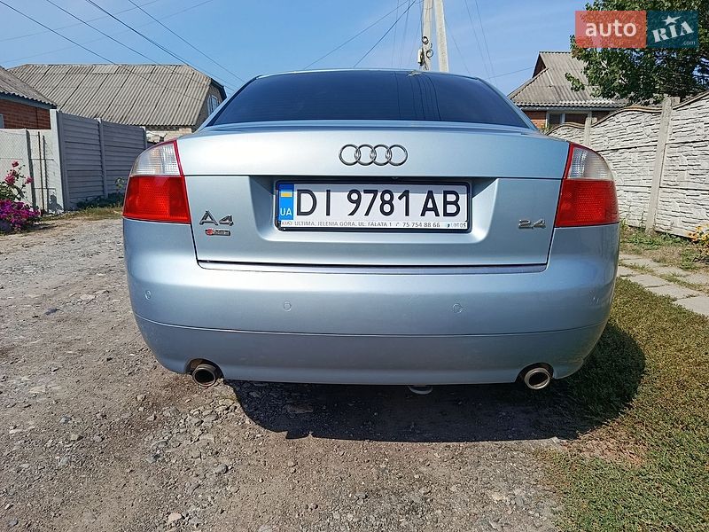 Седан Audi A4 2004 в Валках