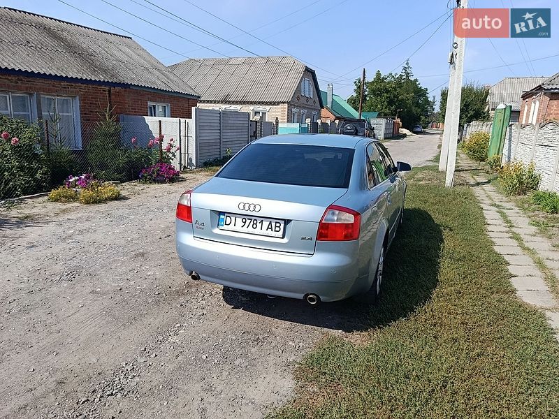 Седан Audi A4 2004 в Валках