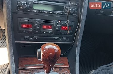 Седан Audi A4 2004 в Валках
