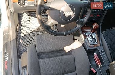 Седан Audi A4 2004 в Валках