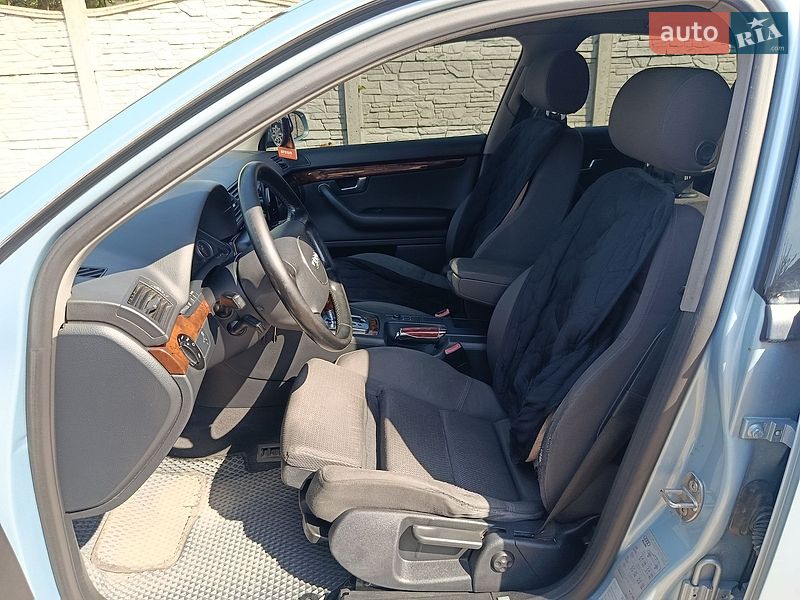 Седан Audi A4 2004 в Валках
