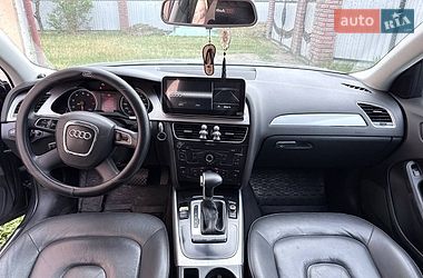 Седан Audi A4 2011 в Чернівцях