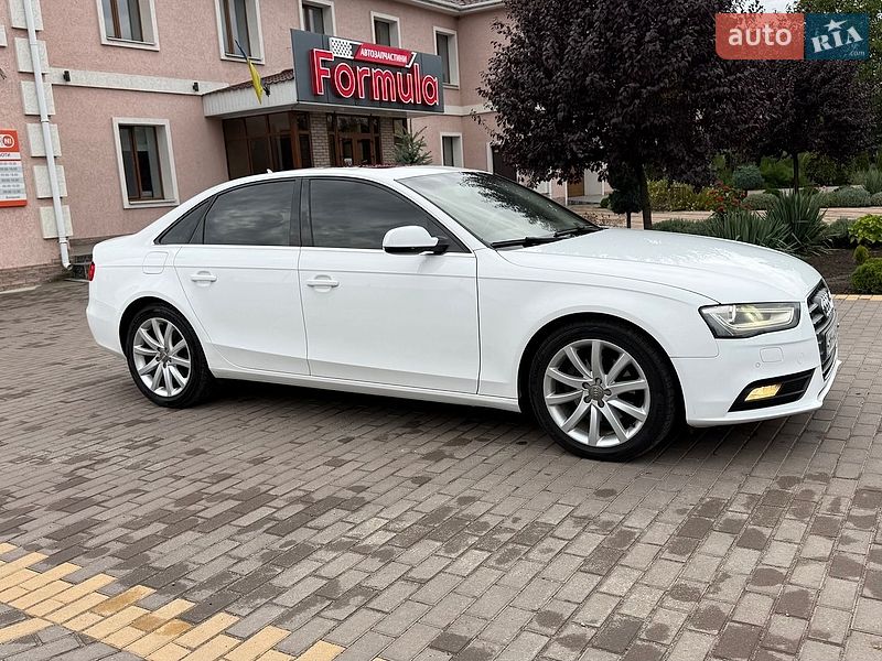 Седан Audi A4 2014 в Бершаді