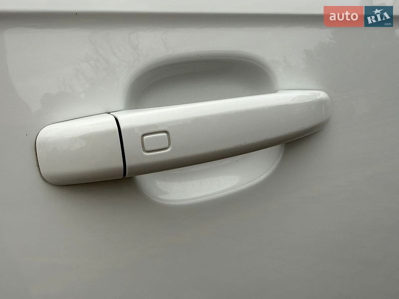Седан Audi A4 2014 в Бершаді