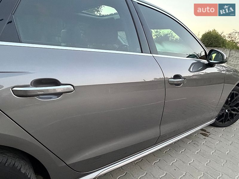 Седан Audi A4 2020 в Львові