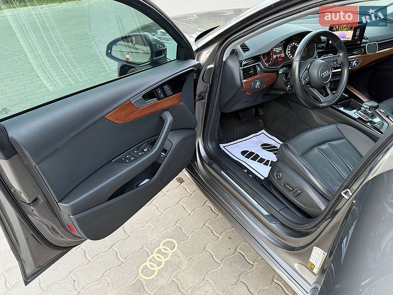 Седан Audi A4 2020 в Львові