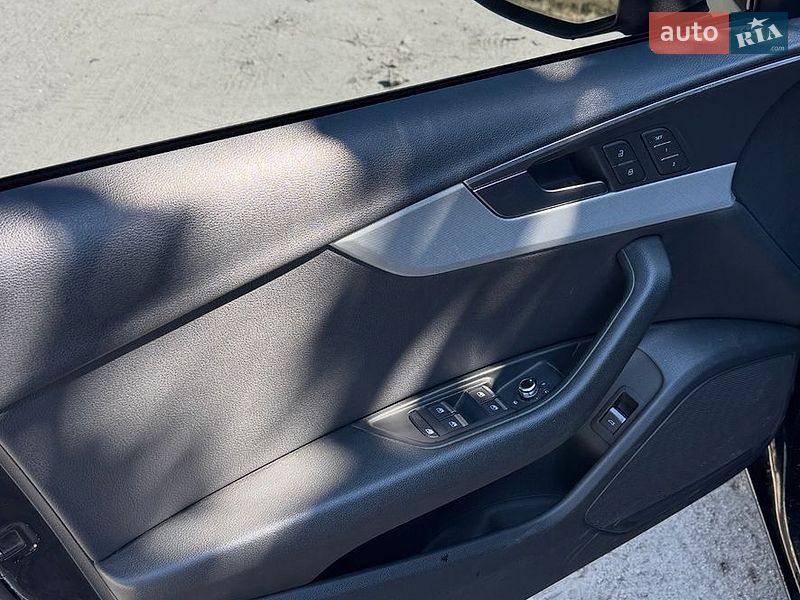 Седан Audi A4 2017 в Кропивницком