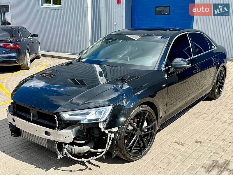 Седан Audi A4 2016 в Ровно