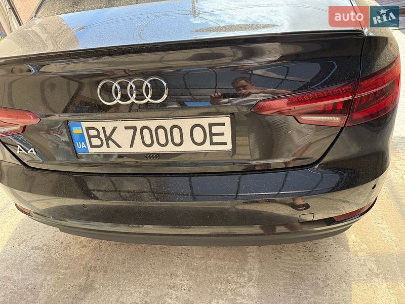 Седан Audi A4 2018 в Рівному