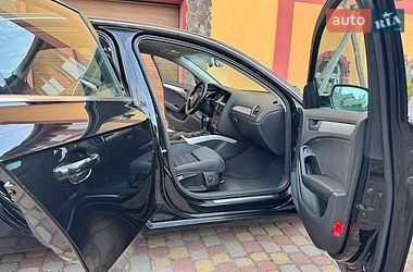 Седан Audi A4 2011 в Львові