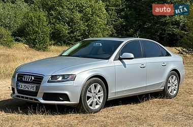 Седан Audi A4 2011 в Поляне