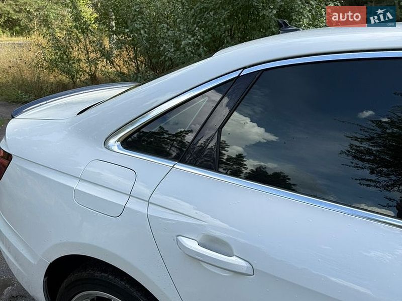 Седан Audi A4 2020 в Києві