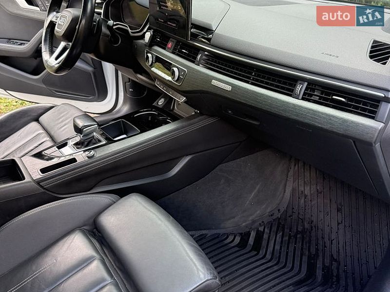 Седан Audi A4 2020 в Києві