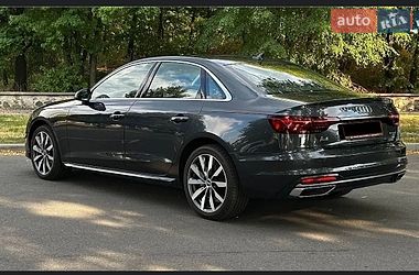 Седан Audi A4 2023 в Черкасах