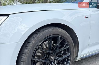 Седан Audi A4 2018 в Дніпрі