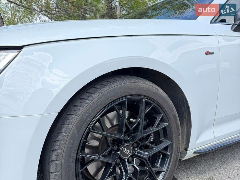 Седан Audi A4 2018 в Дніпрі