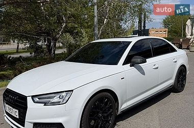 Седан Audi A4 2018 в Дніпрі