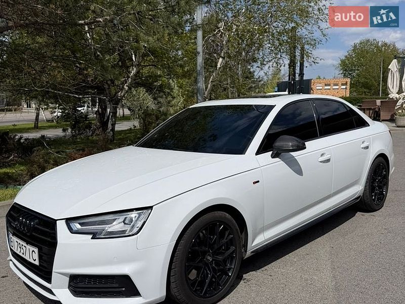 Седан Audi A4 2018 в Дніпрі