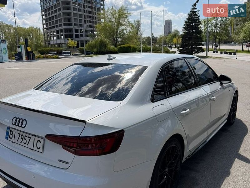 Седан Audi A4 2018 в Дніпрі
