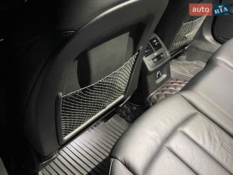 Седан Audi A4 2018 в Дніпрі