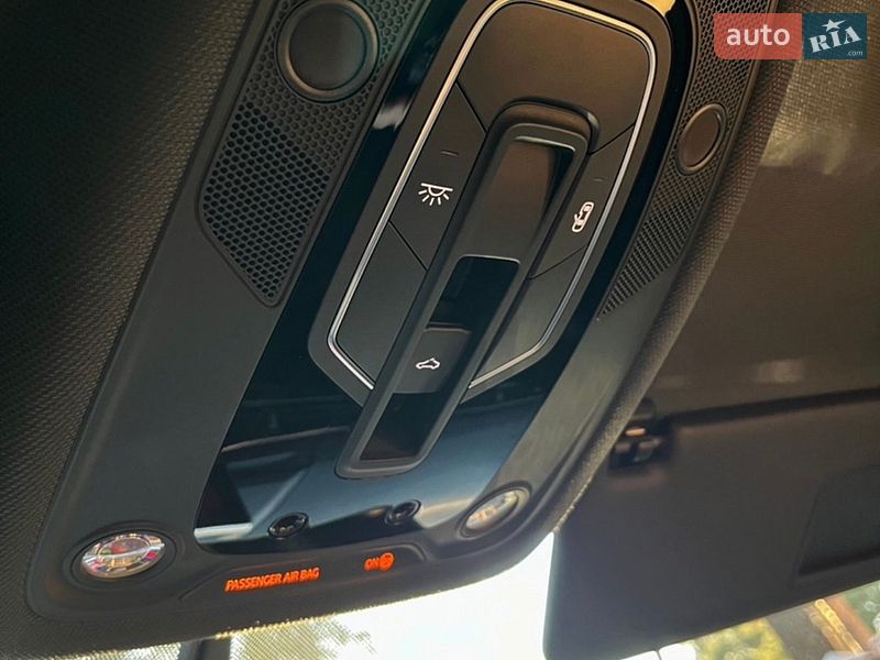 Седан Audi A4 2018 в Дніпрі