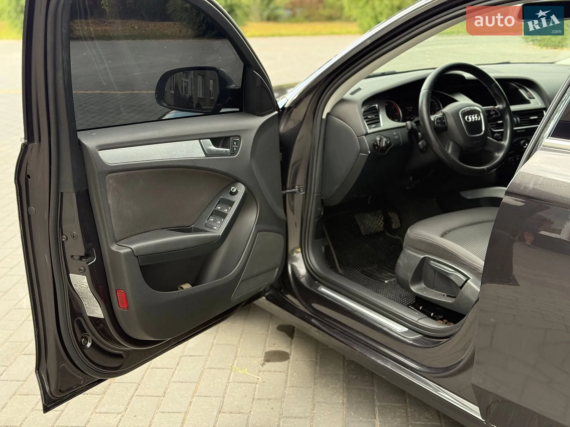 2010 Audi A4 - мініатюра 5
