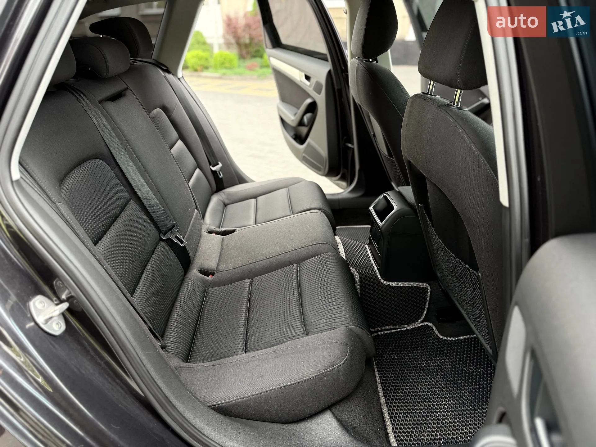 2010 Audi A4 - мініатюра 18