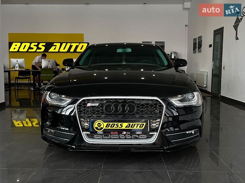 Седан Audi A4 2014 в Львові