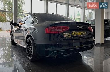 Седан Audi A4 2014 в Львові