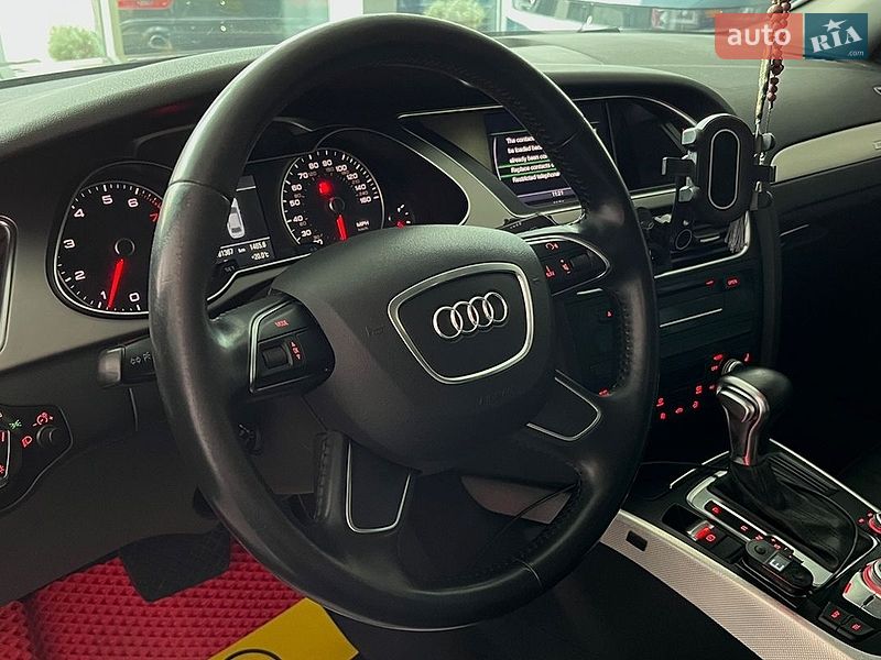Седан Audi A4 2014 в Львові