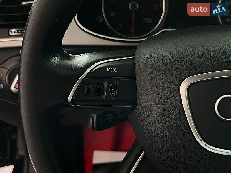Седан Audi A4 2014 в Львові