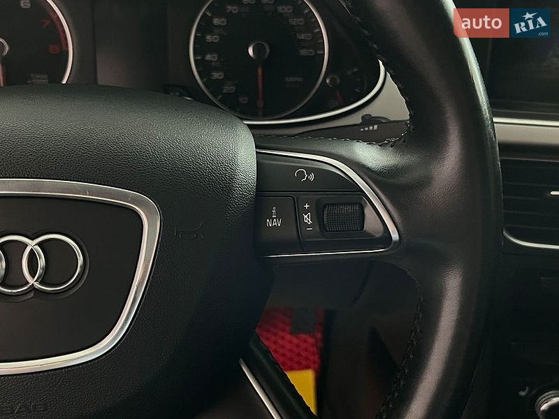 Седан Audi A4 2014 в Львові
