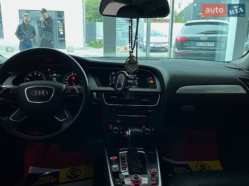 Седан Audi A4 2014 в Львові