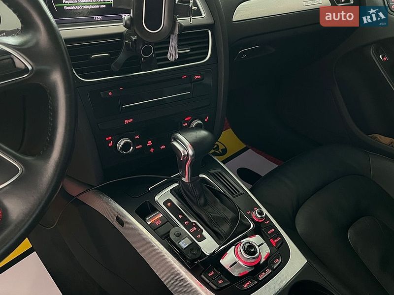 Седан Audi A4 2014 в Львові
