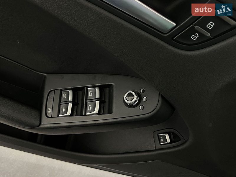 Седан Audi A4 2014 в Львові