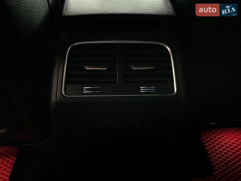 Седан Audi A4 2014 в Львові
