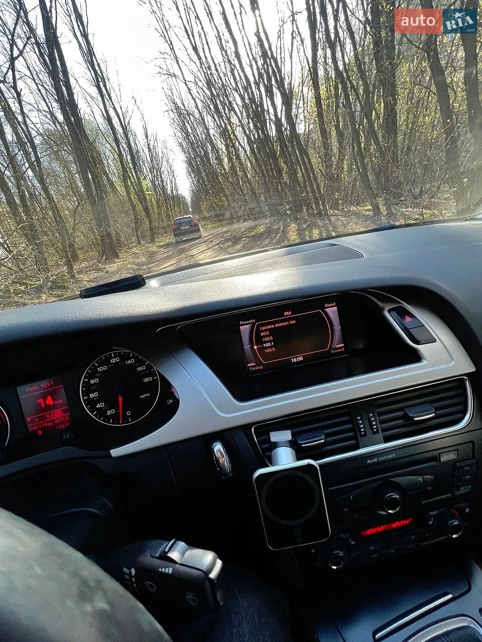 2010 Audi A4 - мініатюра 9