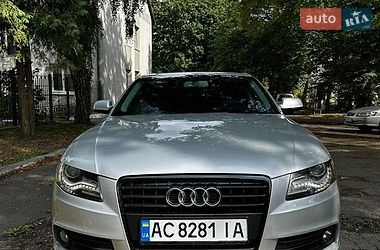 Седан Audi A4 2010 в Луцке