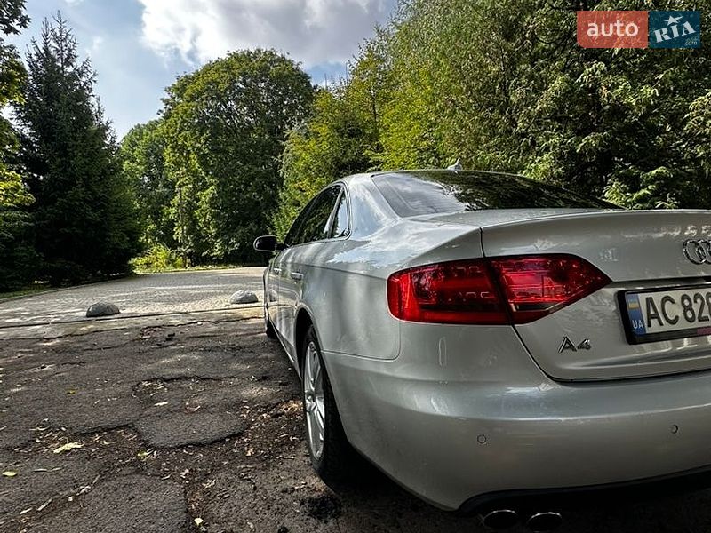 Седан Audi A4 2010 в Луцьку