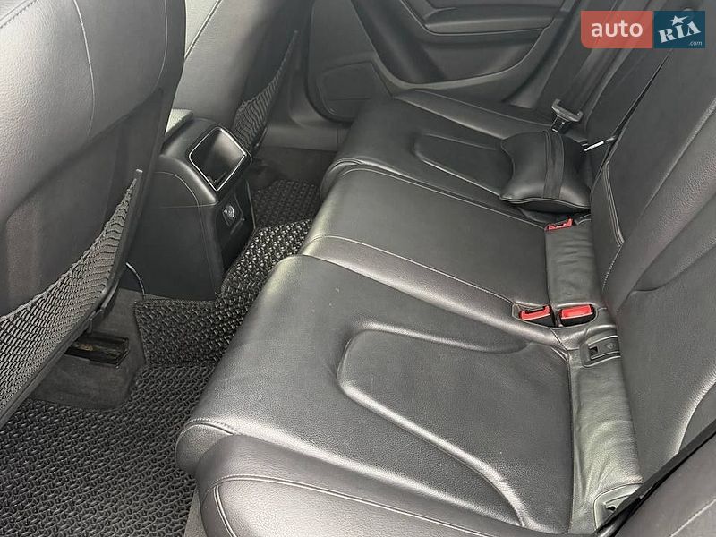 Седан Audi A4 2012 в Киеве