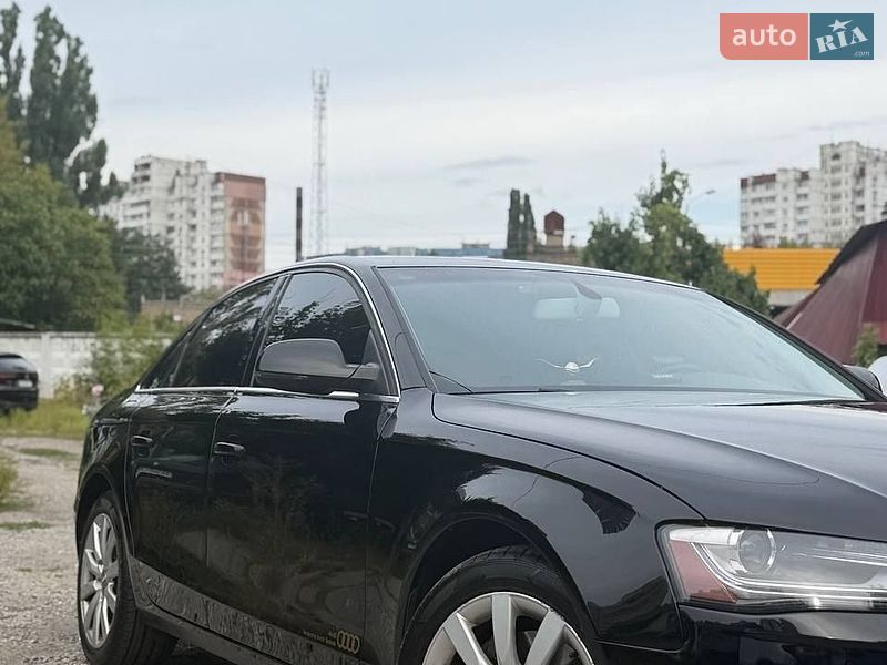 Седан Audi A4 2012 в Киеве