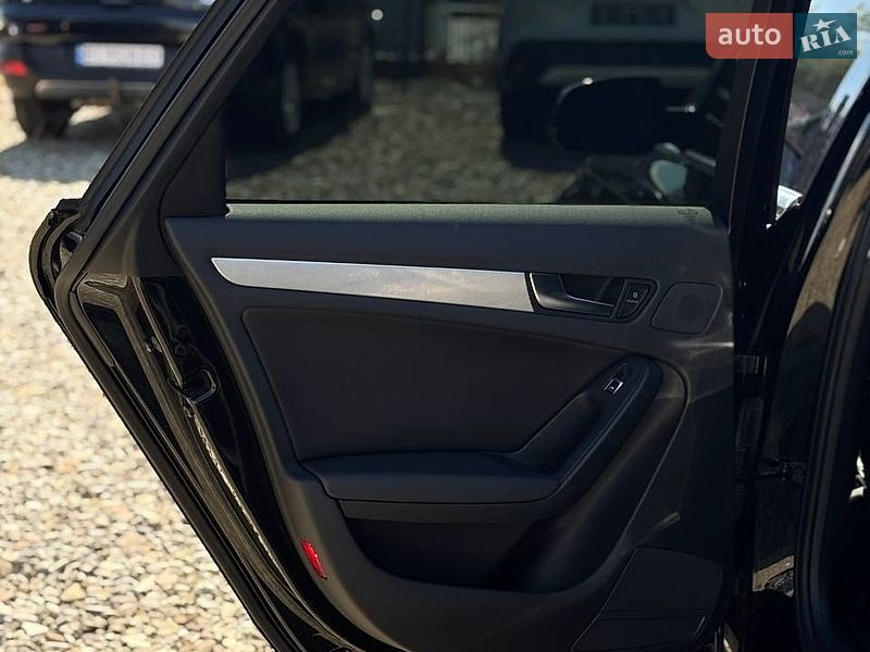 Седан Audi A4 2015 в Стрию