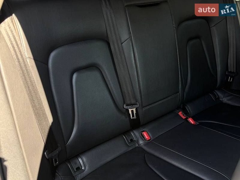 Седан Audi A4 2015 в Стрию