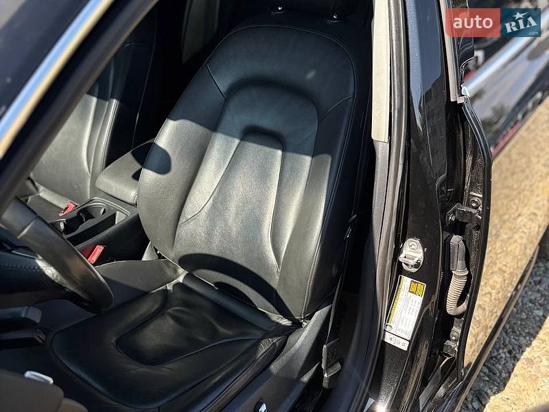 Седан Audi A4 2015 в Стрию