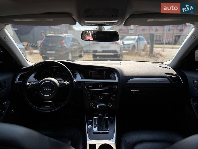 Седан Audi A4 2015 в Стрию