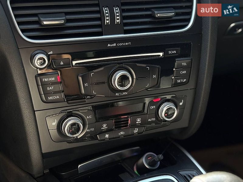 Седан Audi A4 2015 в Стрию