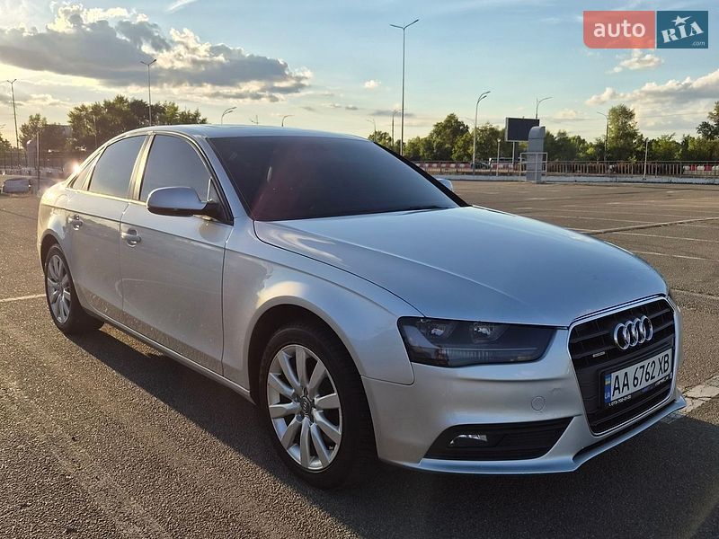Седан Audi A4 2012 в Києві