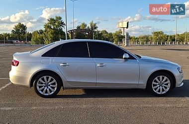 Седан Audi A4 2012 в Києві