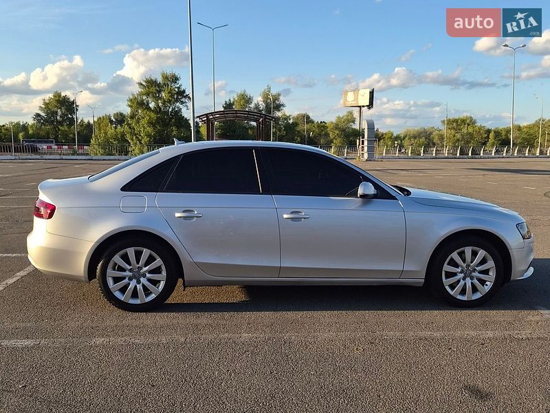 Седан Audi A4 2012 в Києві