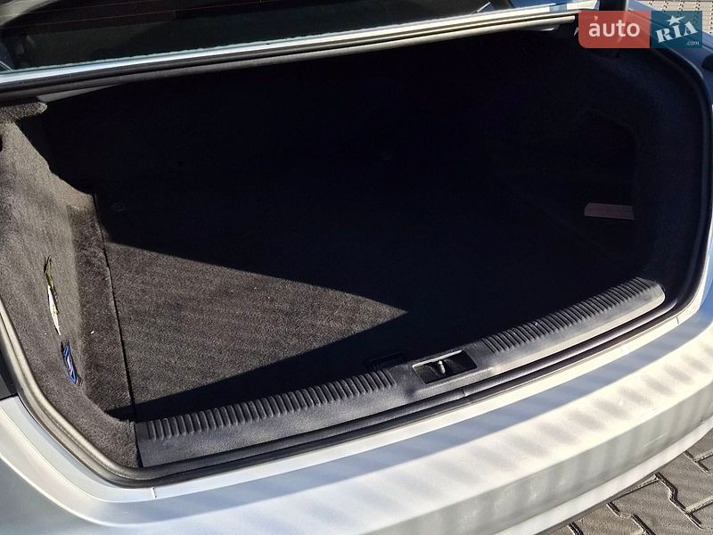 Седан Audi A4 2012 в Києві